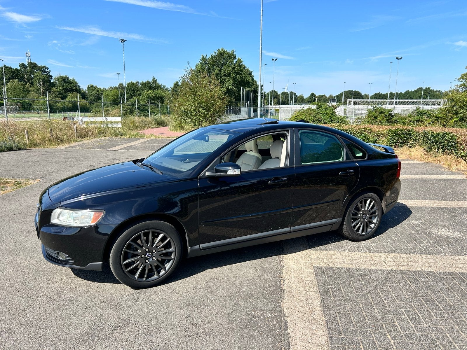Volvo S40 Edition II 2.4 I 170PK Geartronic 2007 Zwart, Auto's, Volvo, 700 kg, Zwart, 2435 cc, Particulier