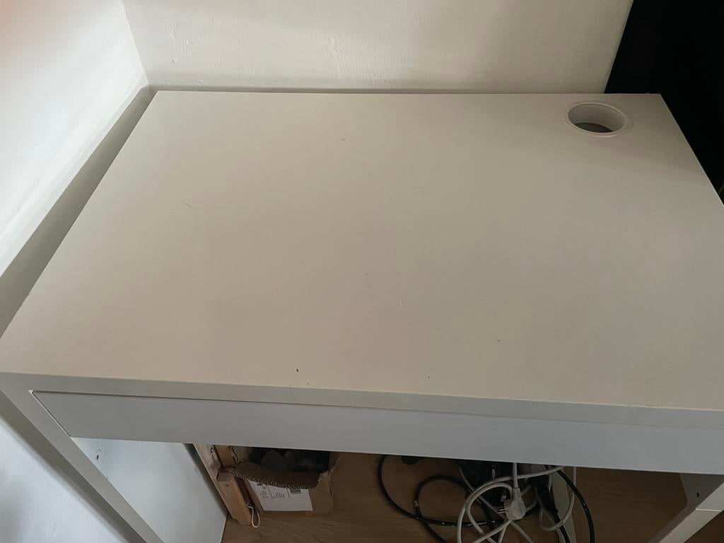 Bureau GRATIS, Ophalen of Verzenden, Zo goed als nieuw