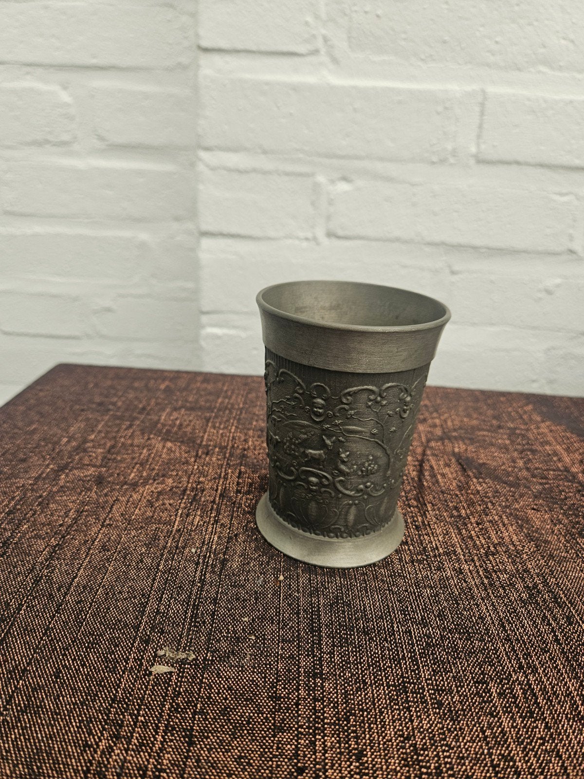 Vintage tinnen beker met reliëf - Creation van Hans, Antiek en Kunst, Antiek | Tin, Ophalen of Verzenden