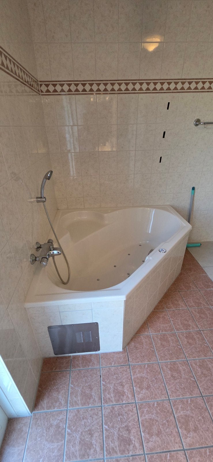 Hoekbad bubbelbad 150x150, Ophalen, Gebruikt, Met bad