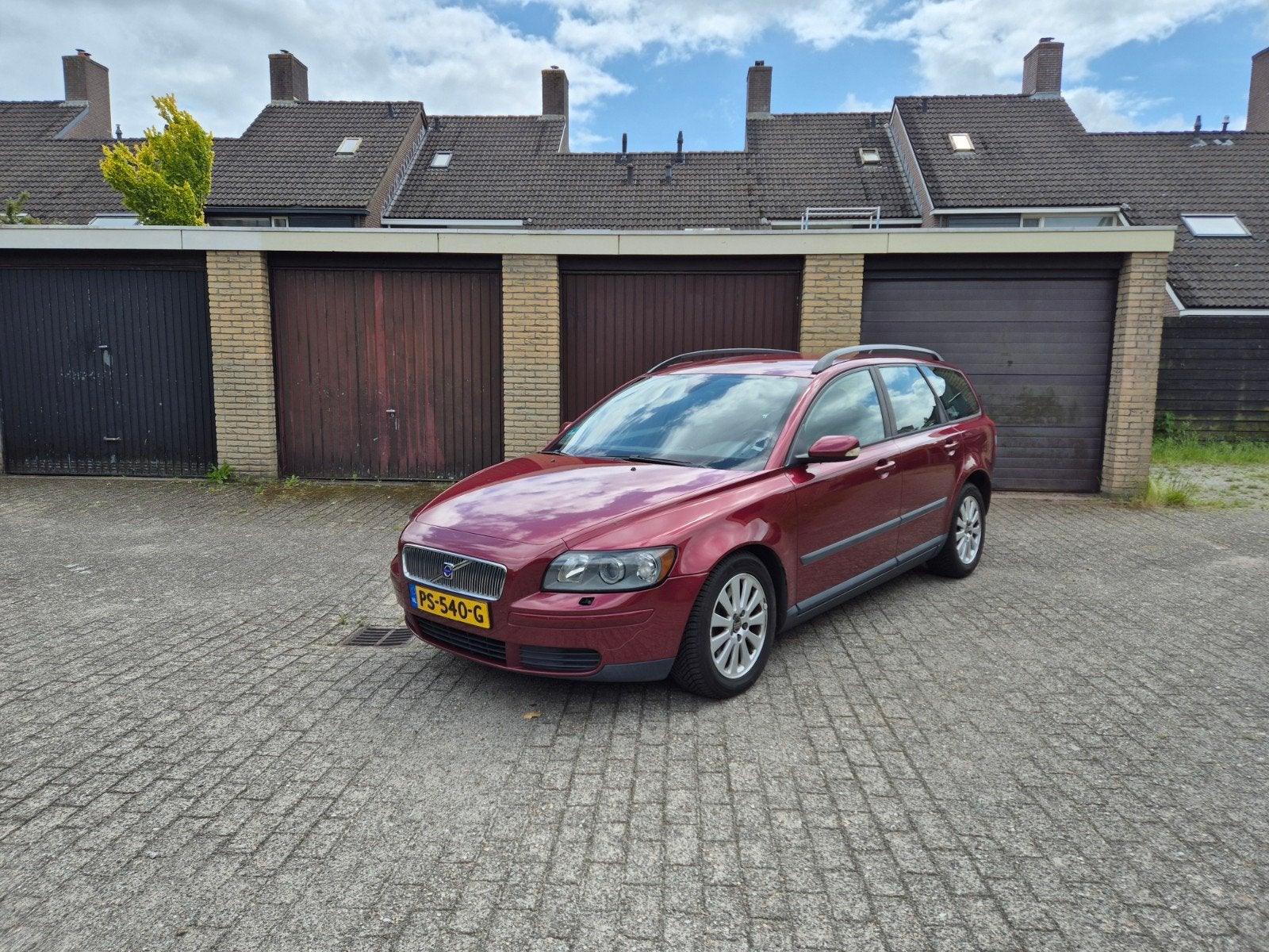 Volvo V50 2.4 140PK 2004 Rood, Stof, 700 kg, Grijs, Particulier