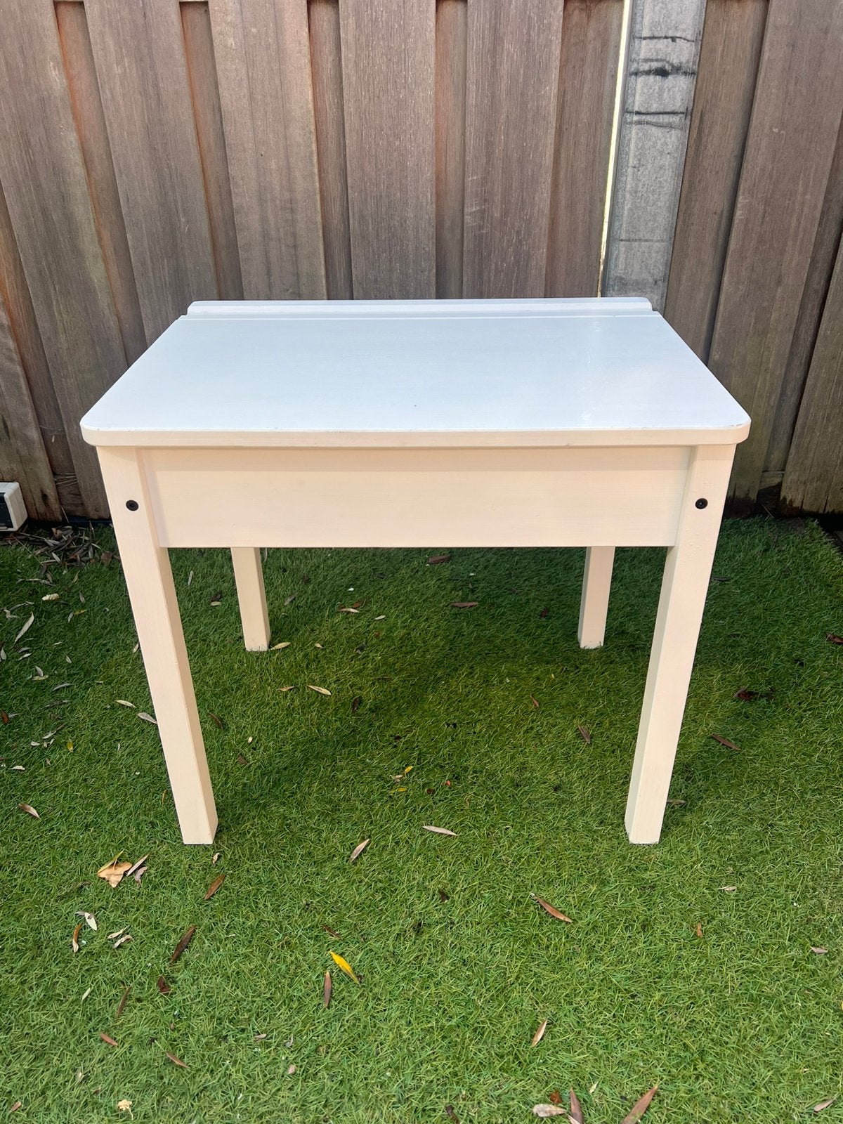 Kinderbureau voor peuters en kleuters, Ophalen, Zo goed als nieuw, Tafel(s) en Stoel(en)