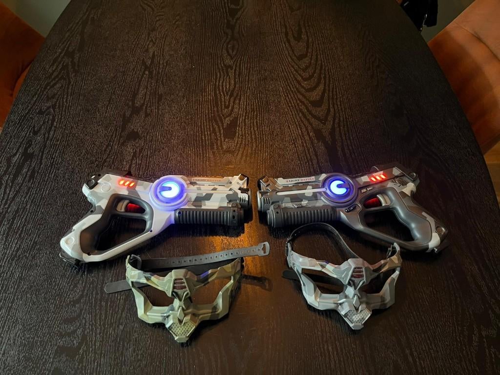 Lasergame - Laserguns incl. VIP maskers, Ophalen of Verzenden, Zo goed als nieuw