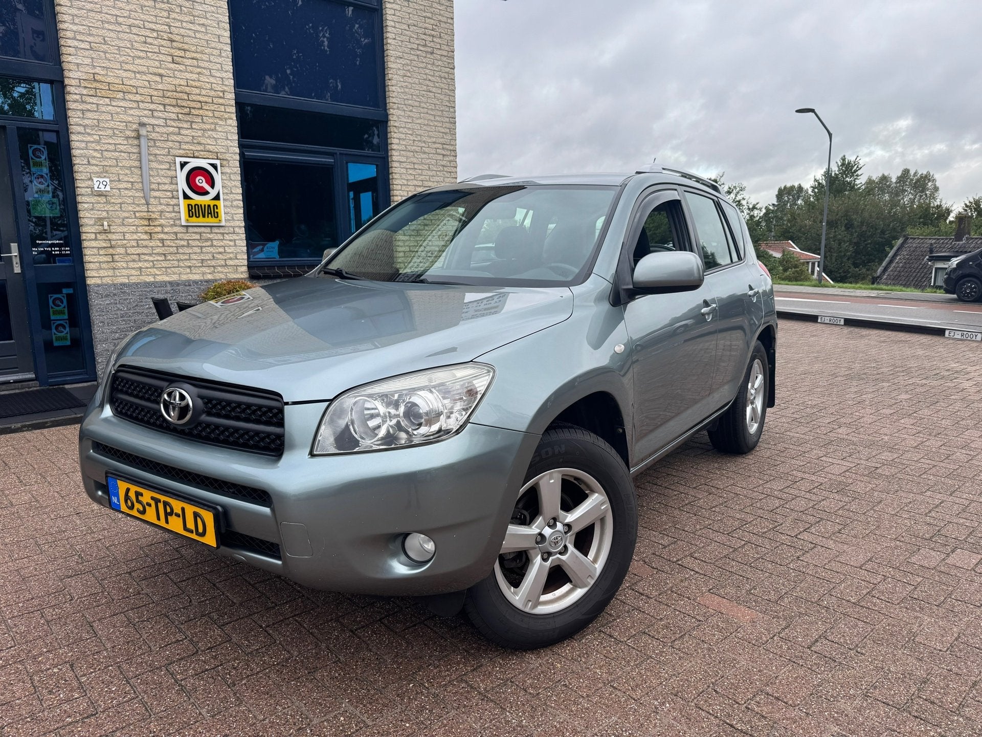 Toyota RAV4 2.0 VVTi Linea Sol- trekhaak- betrouwbaar rijden, 1998 cc, 4 cilinders, 2000 kg, Automatische klimaatregeling