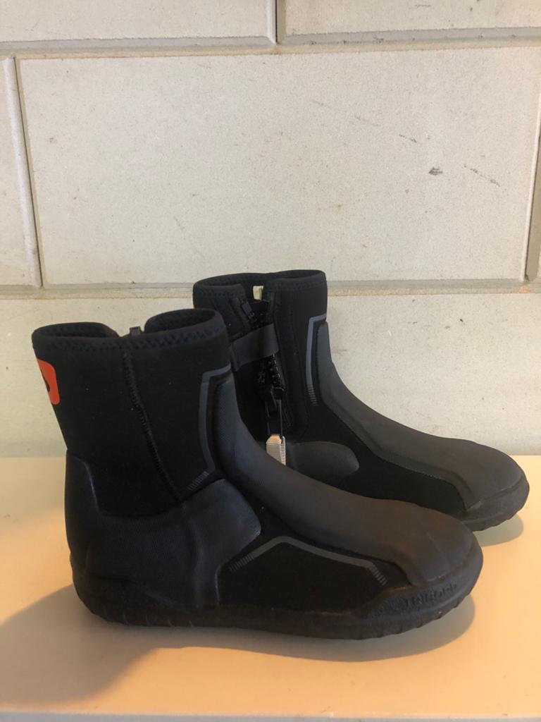 Zeil- of surfschoenen, maat 34/35, zo goed als nieuw, Ophalen of Verzenden, Zo goed als nieuw, Kind, Zeil- of Surfschoenen