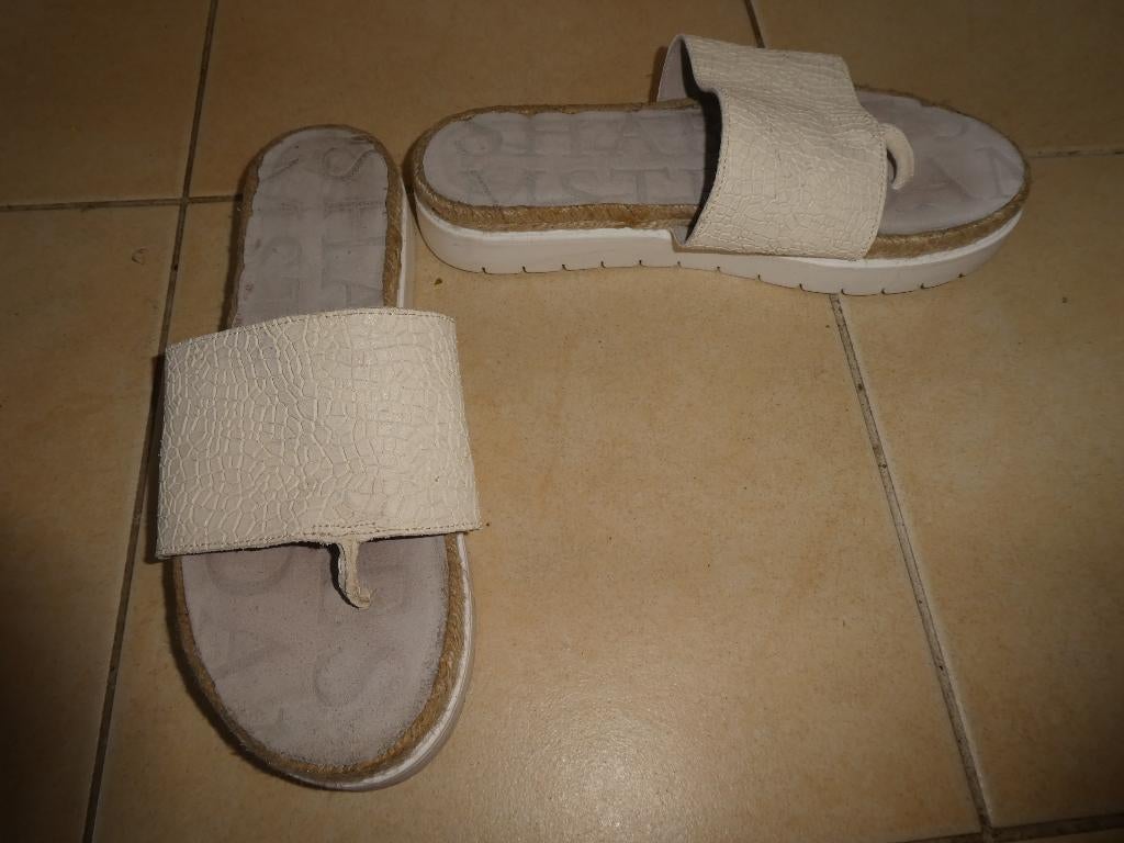 Shabbies teenslippers maat 41 echt leer gebroken wit ZGAN, Kleding | Dames, Schoenen, Zo goed als nieuw, Slippers, Wit, Verzenden
