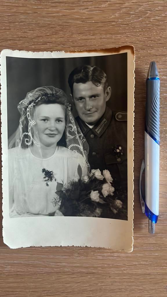 WO2 trouwfoto Duitse militair, Verzamelen, Ophalen of Verzenden, Duitsland, Foto of Poster
