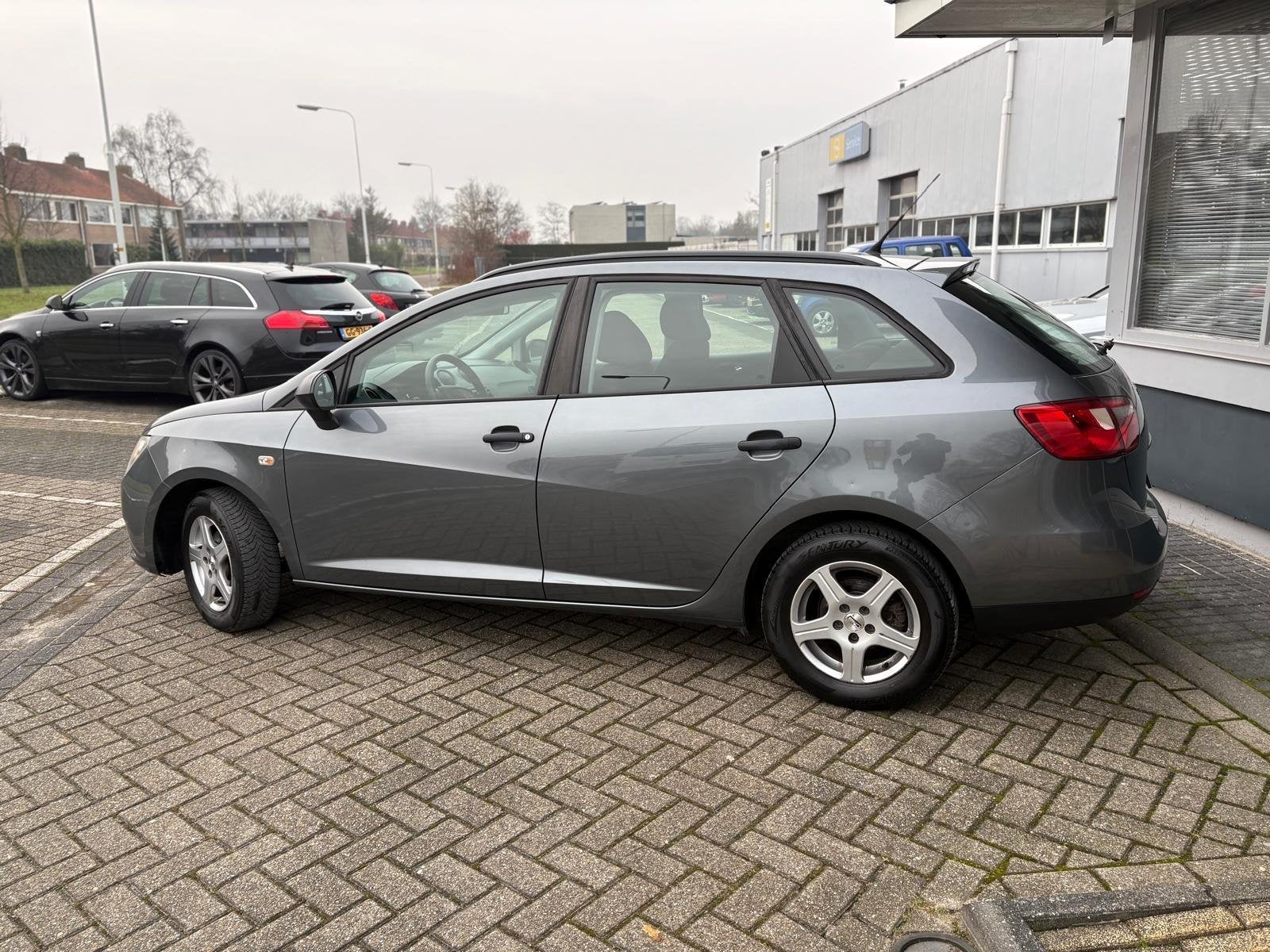 Seat Ibiza ST 1.4 Reference | Airco | LMV | Nieuw ApK, Voorwielaandrijving, Euro 5, Gebruikt, 4 cilinders