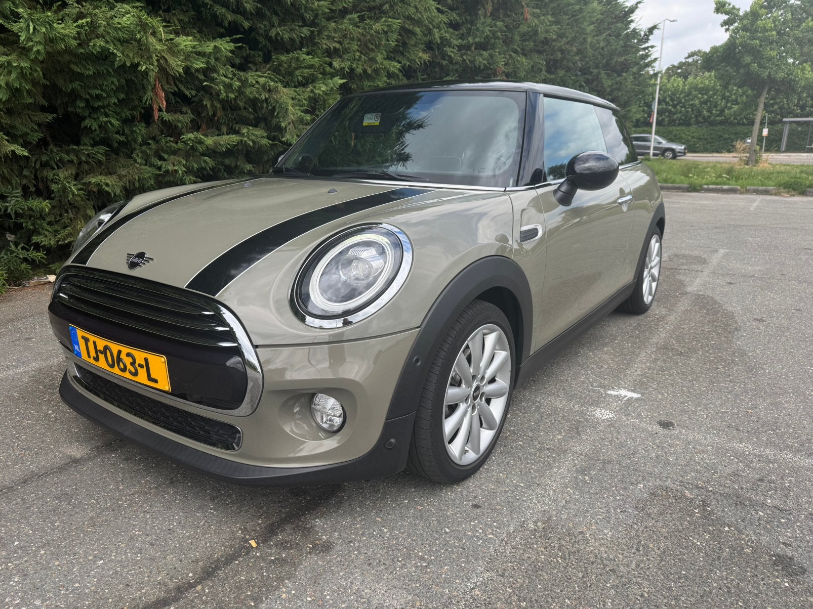Mini 3-deurs (f56) 1.5 136pk Aut 2018 Grijs, Auto's, Mini, 136 pk, 4 stoelen, 49 €/maand, Origineel Nederlands