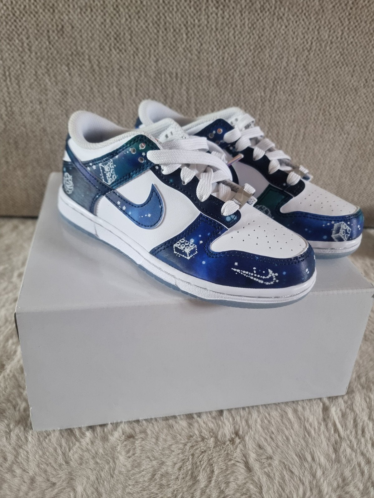 Nike Dunk Low x LEGO PS 'Playful Blue' - Maat 31.5, Jongen of Meisje, Schoenen, Nieuw, Ophalen of Verzenden