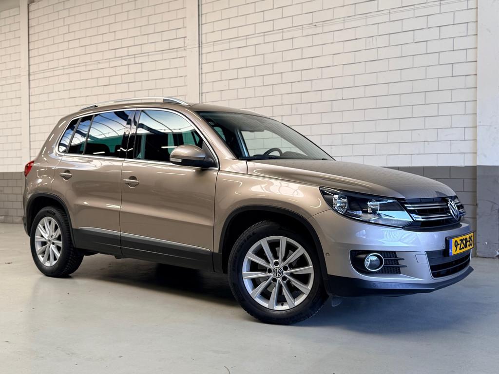 Volkswagen Tiguan 1.4 TSI Sport&Style Automaat,Trekhaak, Auto's, Euro 5, 4 cilinders, Alcantara, Bedrijf