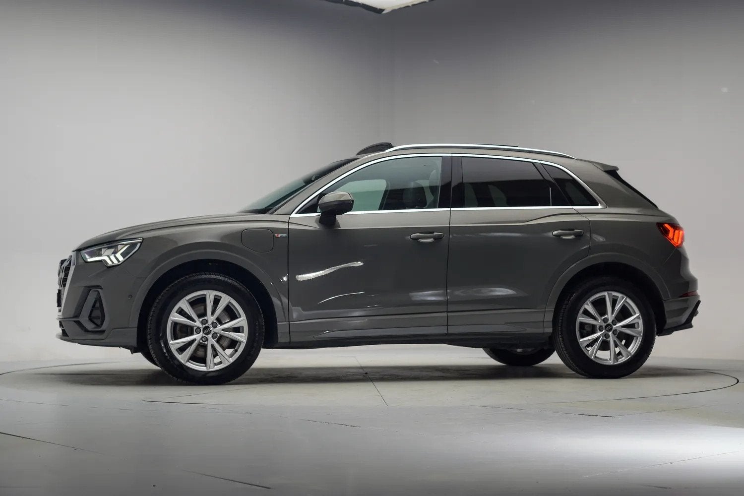 Audi Q3 45 TFSI e S Line [ Panorama Sonos Leder 360°-camera, Auto's, Dealer onderhouden, Gebruikt, Leder, SUV of Terreinwagen