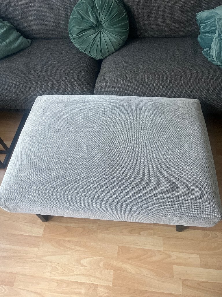 Hocker pouf/ foot stool/ ottoman, Ophalen, 75 tot 100 cm, Zo goed als nieuw, Stof