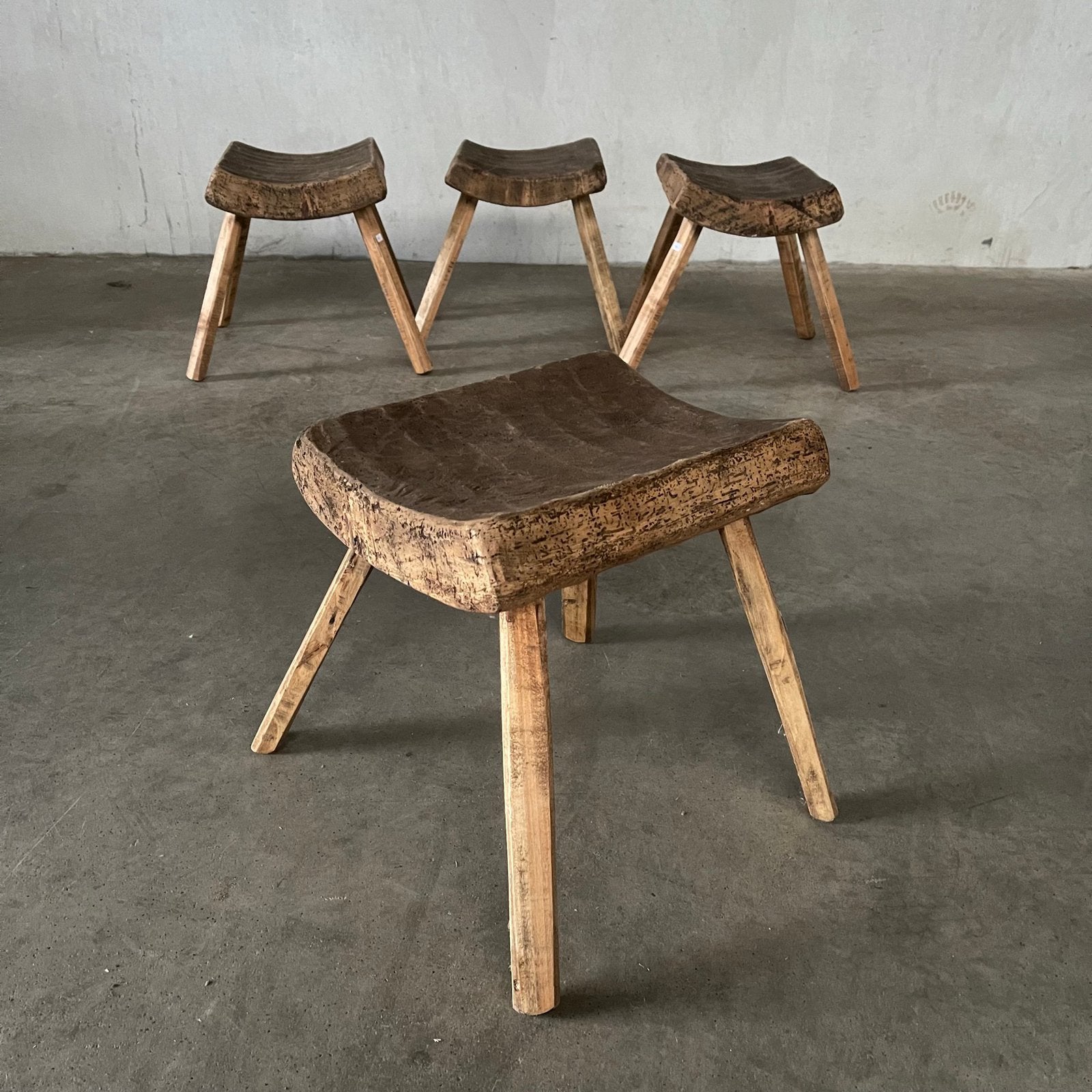 Antieke kruk, oude krukjes, melkkruk, vintage stoel, Huis en Inrichting, Krukjes, Ophalen, Gebruikt, Hout