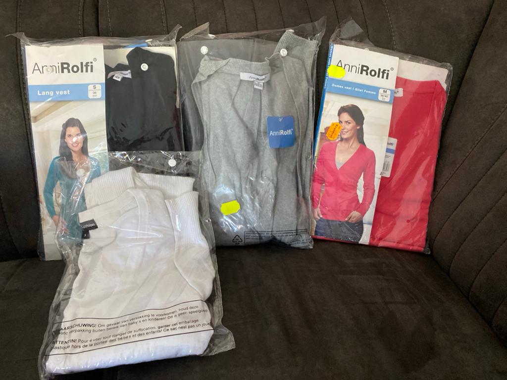 AnniRolfi Dames Vesten - Nieuw met labels, Kleding | Dames, Truien en Vesten, Ophalen of Verzenden, Nieuw, Maat 36 (S), Rood