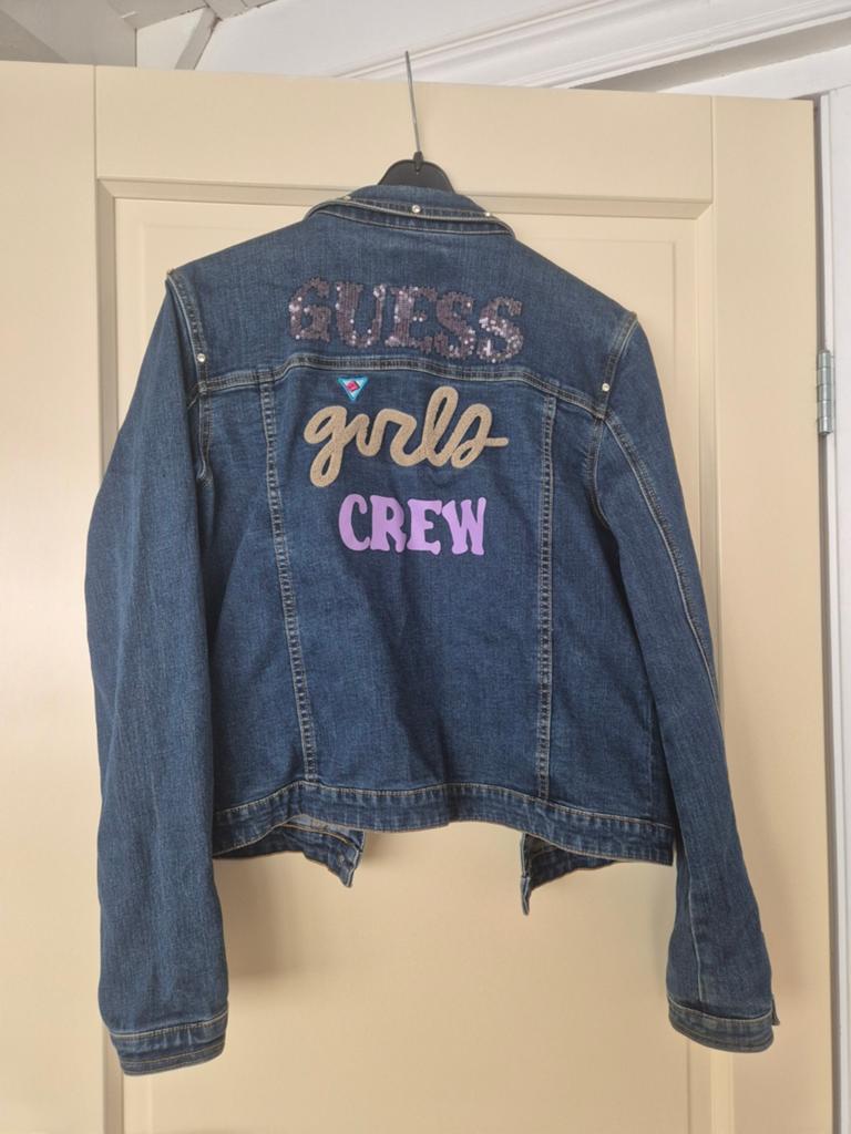 Guess spijkerjasje 16 jaar met pailletten en studs, Meisje, Ophalen of Verzenden, Jas, Guess