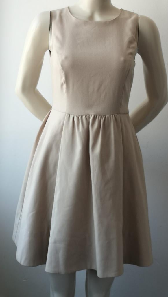 Mouwloze beige jurk van Zara met wijde rok mt S, Kleding | Dames, Jurken, Beige, Ophalen of Verzenden, Maat 36 (S), Boven de knie