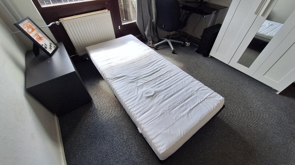 Bedframe and Matress, Ophalen, 90 cm, Eenpersoons, Zwart