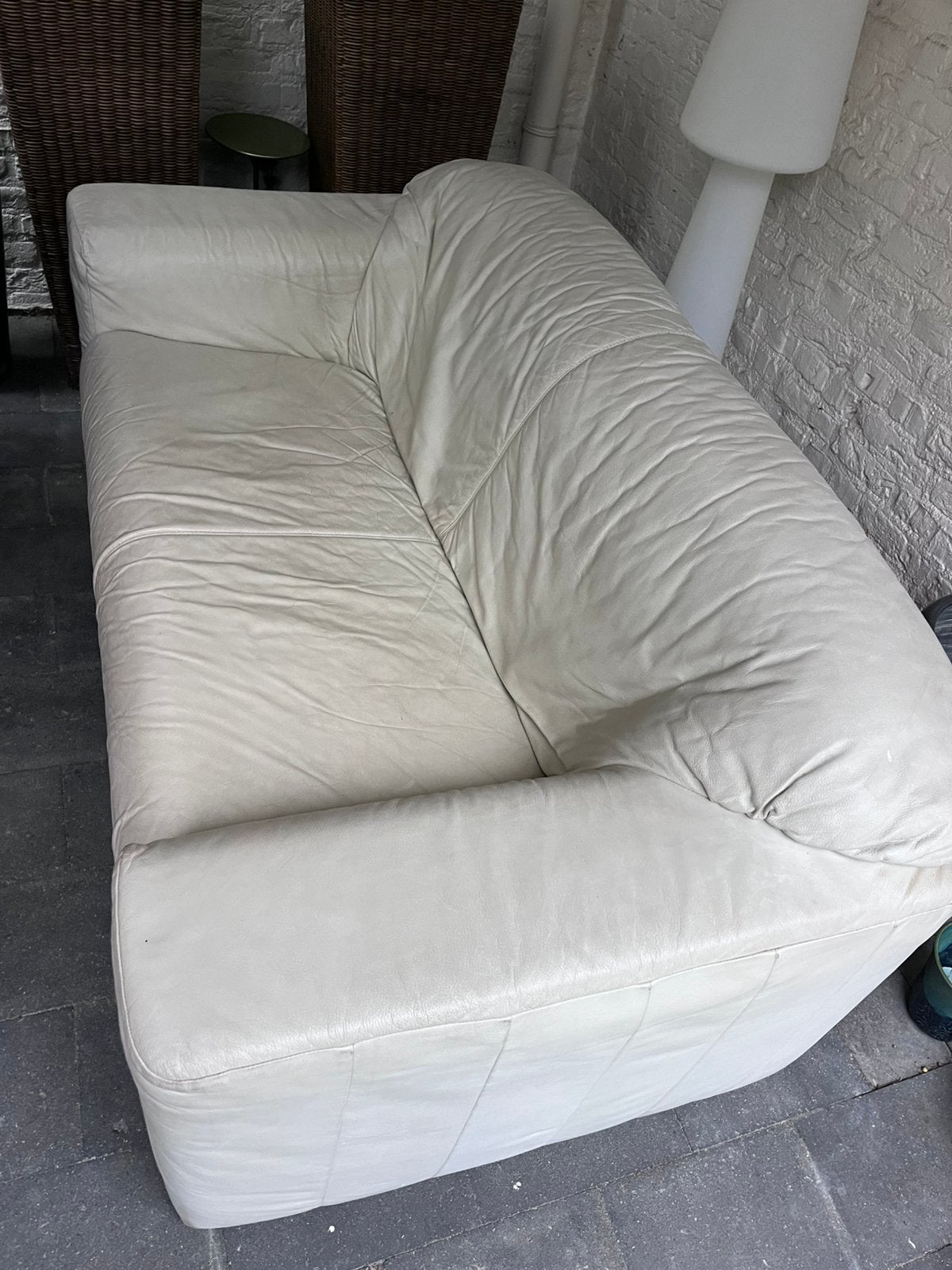 Gratis af te halen leuk wit leren bankje, Ophalen, Gebruikt, 150 tot 200 cm, Tweepersoons