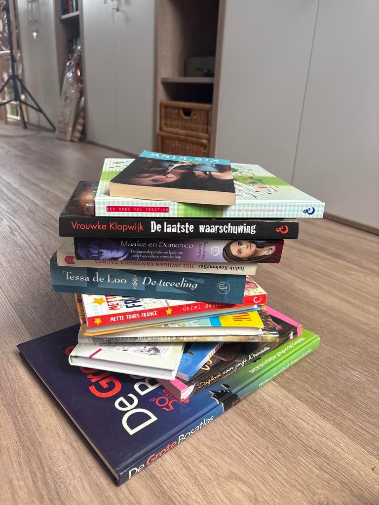 Diverse boeken voor 10er meiden - Spannend en leerzaam, Boeken, Overige Boeken, Ophalen of Verzenden, Gelezen