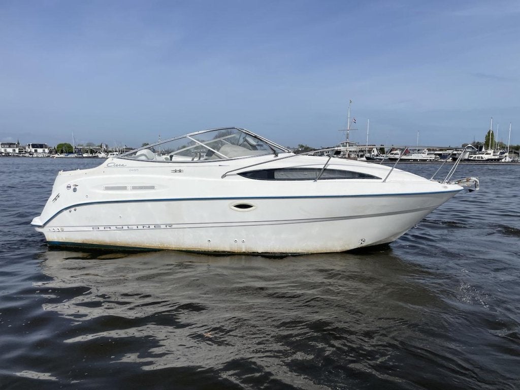 Bayliner 2455 Ciera 2002, Mercruiser V8, boegschroef, Watersport en Boten, Speedboten, 3 m, Gebruikt, 0 cm, Bayliner