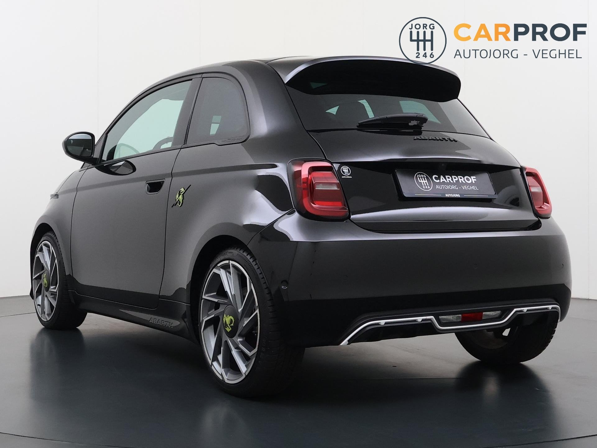 Abarth 500E Turismo 42 kWh Navigatie | Camera | SOH 95% | LM, Auto's, Abarth, Gebruikt, Zwart, 4 stoelen, Zwart