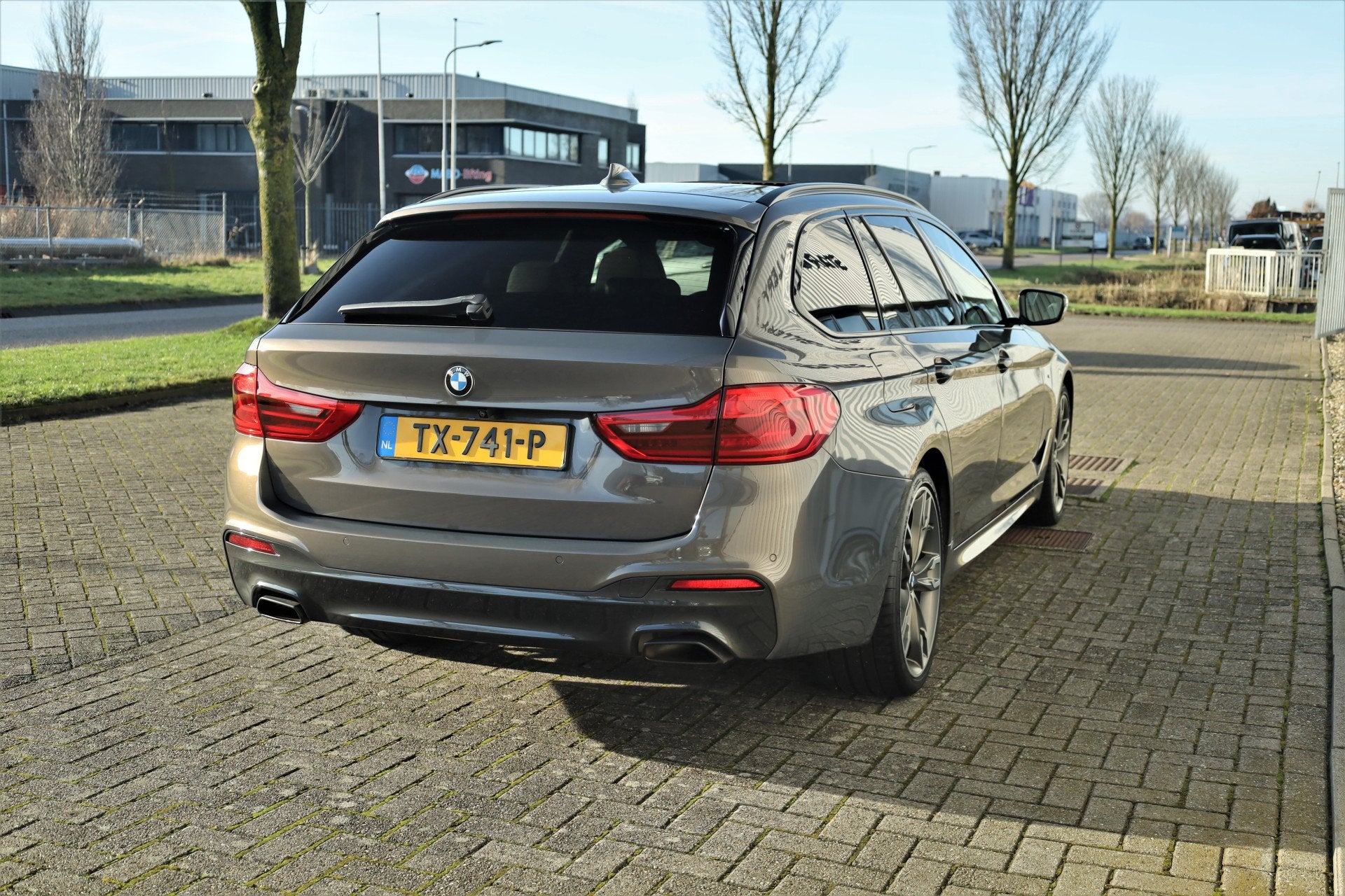 BMW 5 Serie Touring 540i xDrive High Executive M-Sport pakke, Gebruikt, Euro 6, Automatische klimaatregeling, 2000 kg