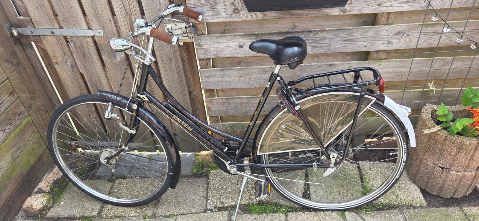 Raleigh damesfiets met 3 versnellingen, Fietsen en Brommers, Fietsen | Dames | Damesfietsen, Terugtraprem, Versnellingen, Ophalen