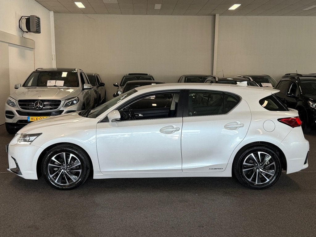 Lexus CT 200h Luxury Line |NAVIGATIE|CAMERA|LEER|CRUISE, Auto's, Lexus, Gebruikt, 4 cilinders, Automatische klimaatregeling, Wit
