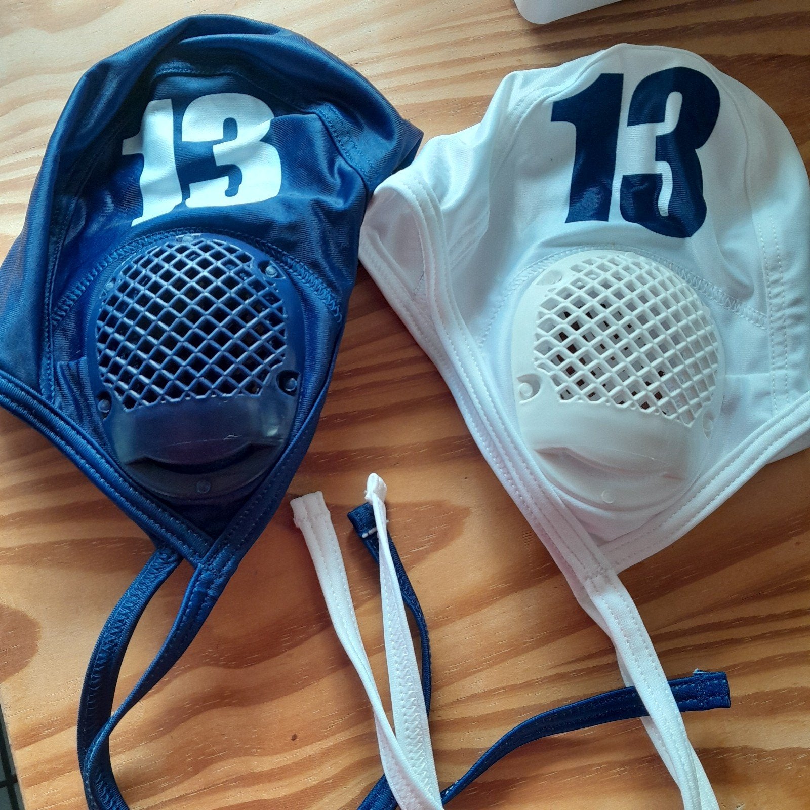 Setje NIEUWE waterpolocaps nummer 13, Ophalen of Verzenden, Nieuw