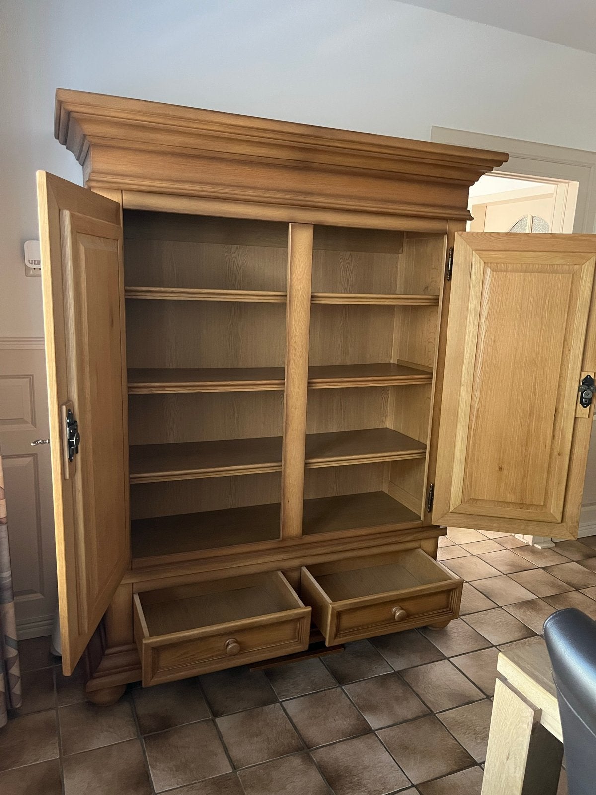 Massief Eiken Kast met Laden, Deuren en Legplanken, Ophalen, Gebruikt, Eikenhout, Met lade(s)