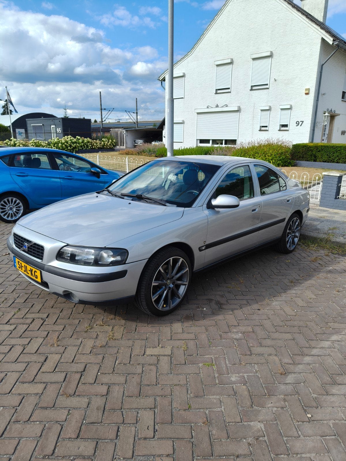 Volvo S60 zilver 2002. motor loopt niet, Auto's, Voorwielaandrijving, Zwart, S60, Particulier