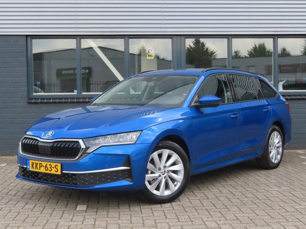 Skoda Octavia Combi 1.5 TSI MHEV Business Edition | trekhaak, Auto's, Skoda, 12 maanden, Stof, 4 cilinders, Blauw