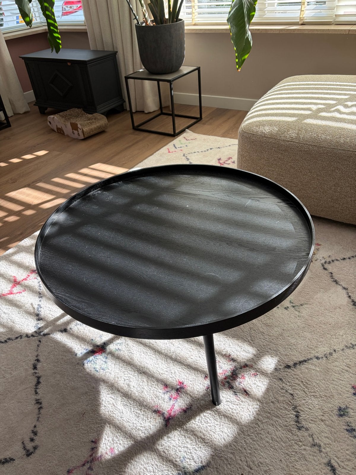 WOOOD Mesa XL ronde salontafel / bijzettafel zwart Ø78 cm, Huis en Inrichting, Tafels | Salontafels, Rond, Zo goed als nieuw, Minder dan 50 cm