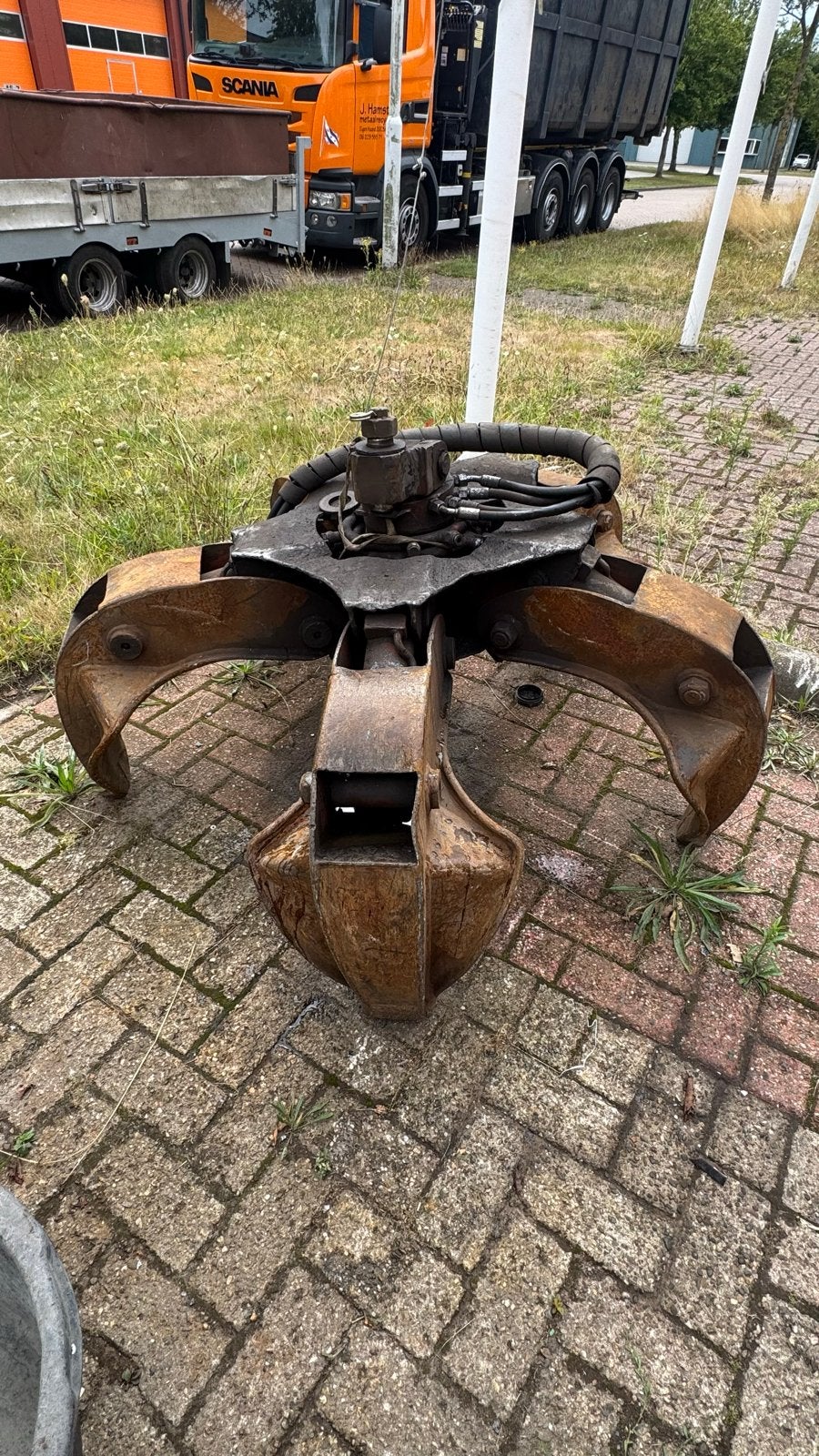 Poliepgrijper voor autolaadkraan 5 tanden, Ophalen