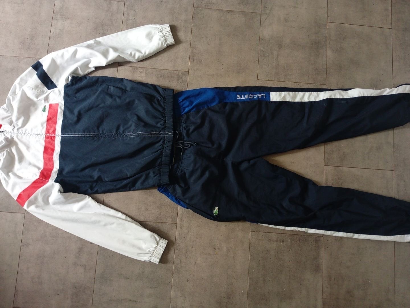 Lacoste Trainingspak - Wit, Blauw, Rood maat M, Wit, Overige maten, Ophalen of Verzenden, Gedragen