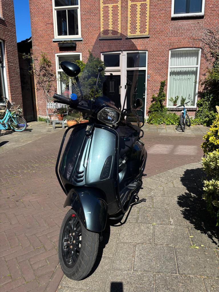 Vespa Sprint Snor (35 km/u) 2017 – Aventura Green, Ophalen, Gebruikt, Benzine, Vespa