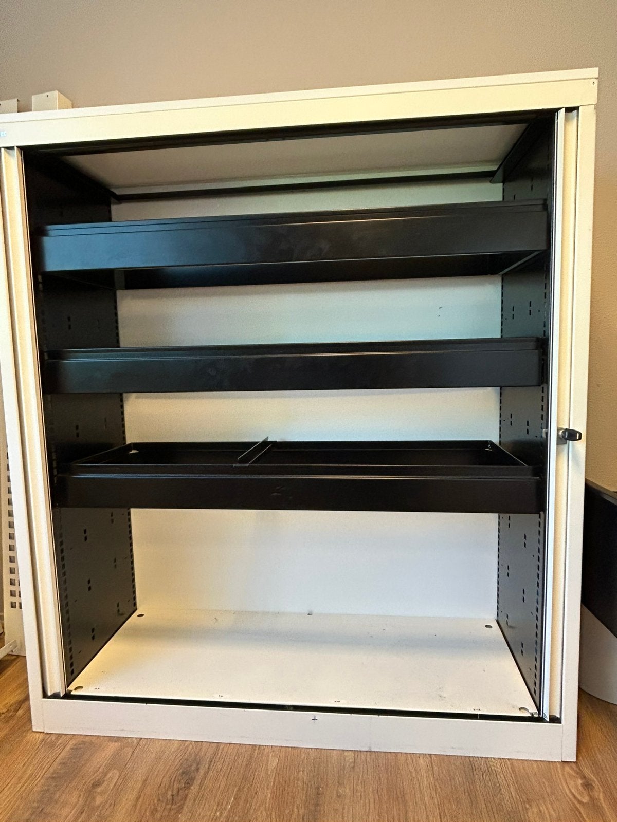 Inofec Roldeurkast /Archiefmappen, Ophalen, Kunststof, 100 tot 150 cm, Zo goed als nieuw