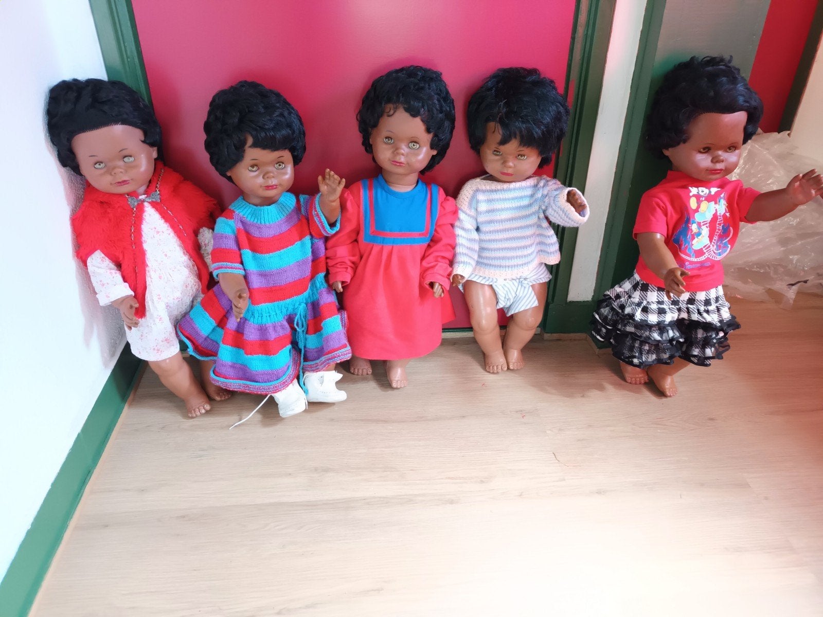 Partijtje donkere poppen 65 cm, Kinderen en Baby's, Speelgoed | Poppen, Ophalen of Verzenden, Zo goed als nieuw, Babypop