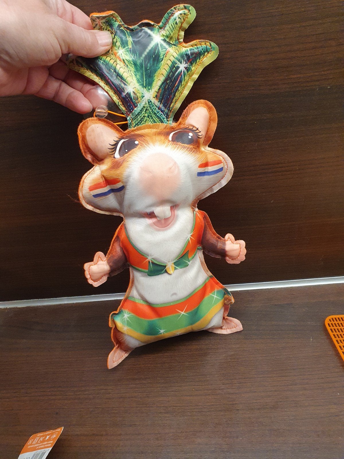 Hamster knuffel met kroon en Nederlandse vlaggetjes, Kinderen en Baby's, Speelgoed | Knuffels en Pluche, Overige merken, Overige karakters