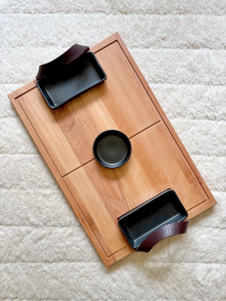 Voetbal borrelplank, massief hout,  Bowls and Dishes, Beige, Hout, Snij-/serveerplank, Nieuw