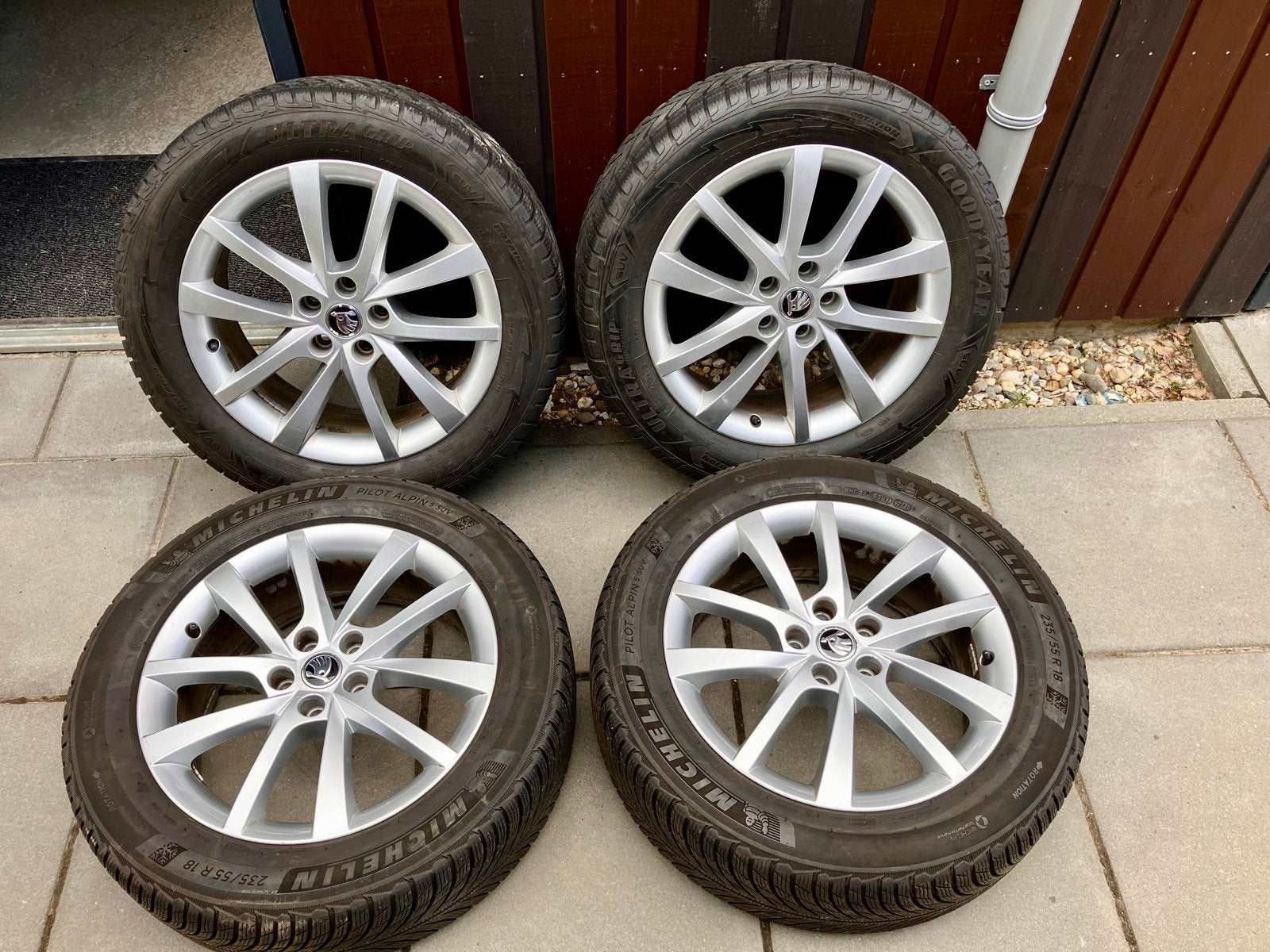 Winterbanden op 18 inch velgen Skoda Kodiaq, Auto-onderdelen, Banden en Velgen, Ophalen, 18 inch, Gebruikt, Banden en Velgen