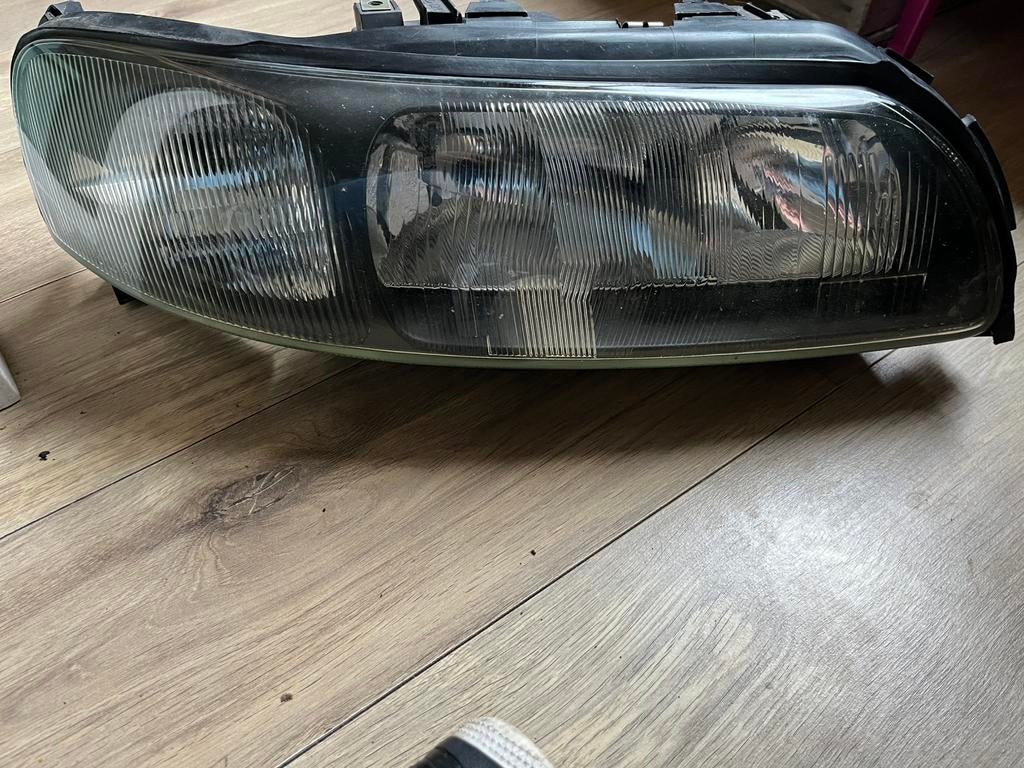 Koplamp rechts volvo v70, Auto-onderdelen, Verlichting, Ophalen of Verzenden, Volvo