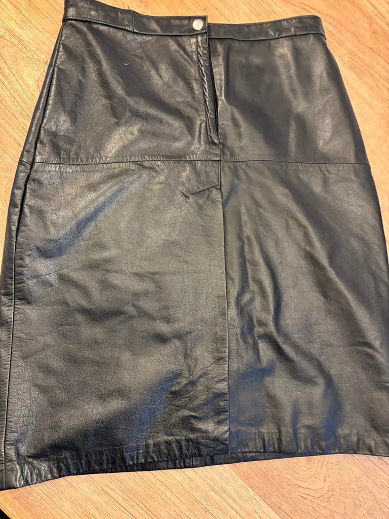 Zwarte leren rok maat 38, Kleding | Dames, Rokken, Maat 38/40 (M), Zwart, Ophalen of Verzenden, Zo goed als nieuw
