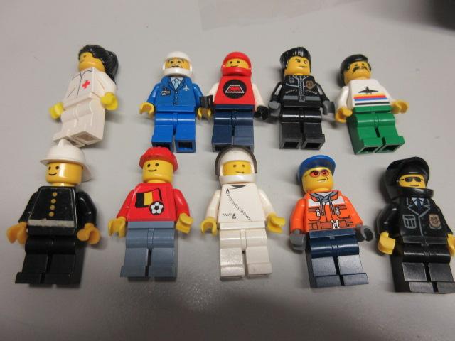 nr. 8833, 10 Lego poppetjes., Kinderen en Baby's, Speelgoed | Duplo en Lego, Ophalen of Verzenden, Zo goed als nieuw, Complete set
