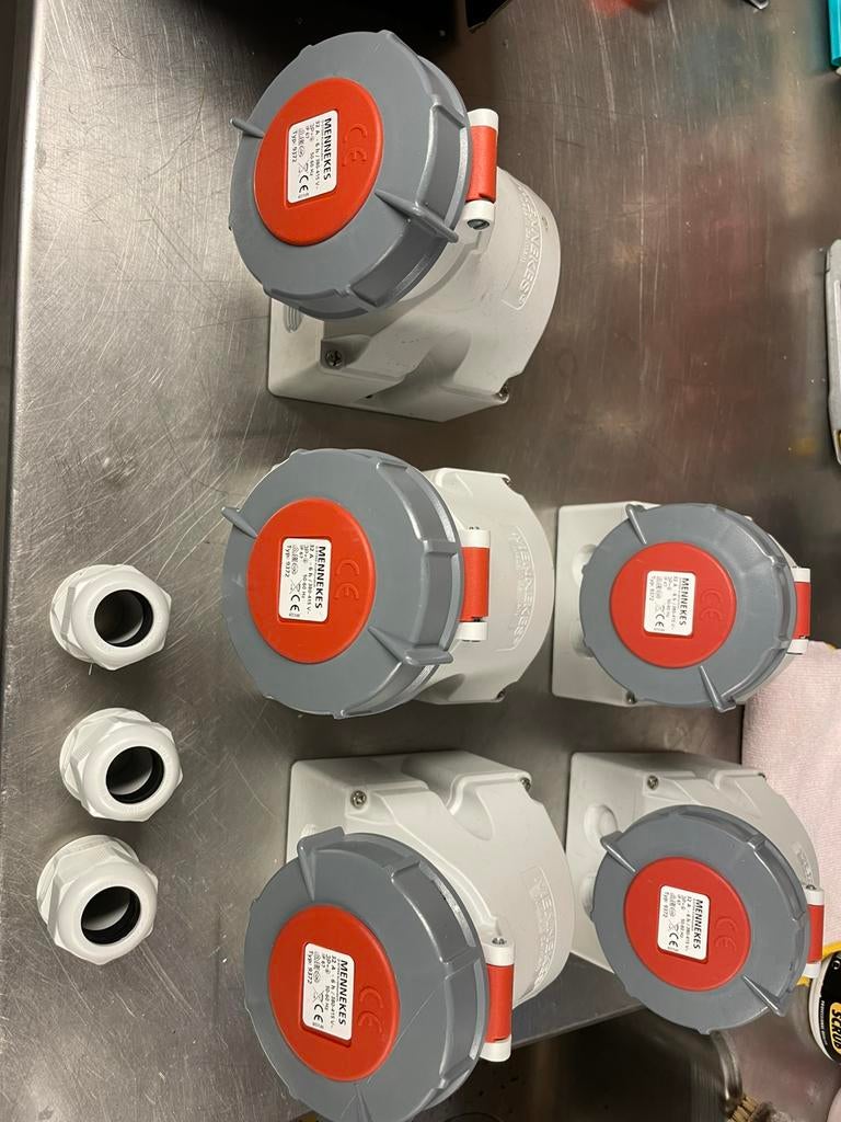Mennekes 32A 380-415 volt krachtstroom stopcontact, Ophalen of Verzenden, Stopcontact