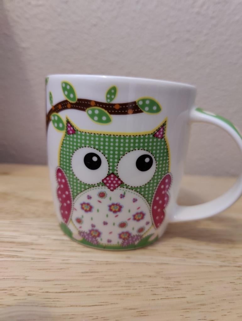 Unieke keramische witte mok met hierop een fantasie uil, Verzenden, Keramiek, Zo goed als nieuw, Overige stijlen