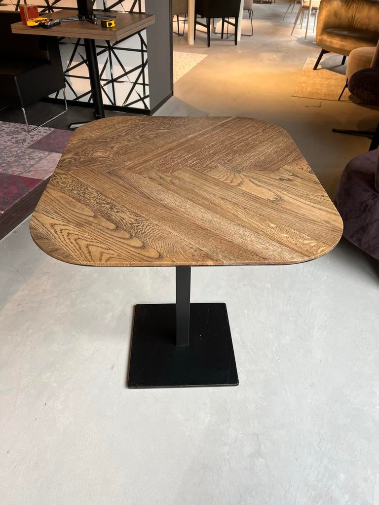 Visgraad Eikenhouten Tafel - 70x80 cm, 50 tot 100 cm, Zo goed als nieuw, Visgraad / Facet, Vier personen