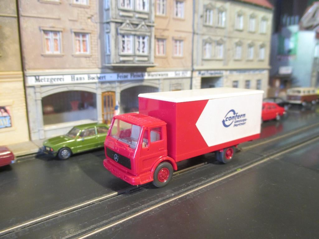 Mercedes Benz NG 1419 - Wiking Confern verhuizingen, Ophalen of Verzenden, Zo goed als nieuw, Bus of Vrachtwagen, Wiking