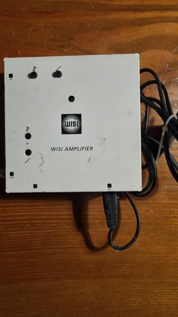 Coax TV versterker Wisi VX11A 0650, Ophalen of Verzenden, Gebruikt